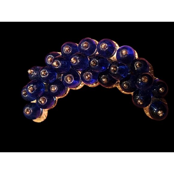 Beautiful Vintage Czechoslovakia Glass Beaded Crescent Shaped Brooch (A5605) - Picture 1 of 6